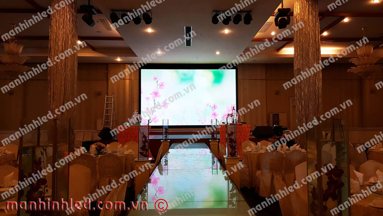 màn hình led VIETKING tại Nhà Hàng Tiệc Cưới Đông Phương 4 Nguyễn Văn Quá, TPHCM