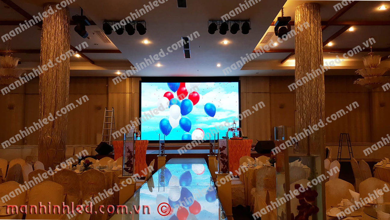 màn hình led trong nhà VIETKING tại Nhà Hàng Tiệc Cưới Đông Phương 4 Nguyễn Văn Quá, TPHCM